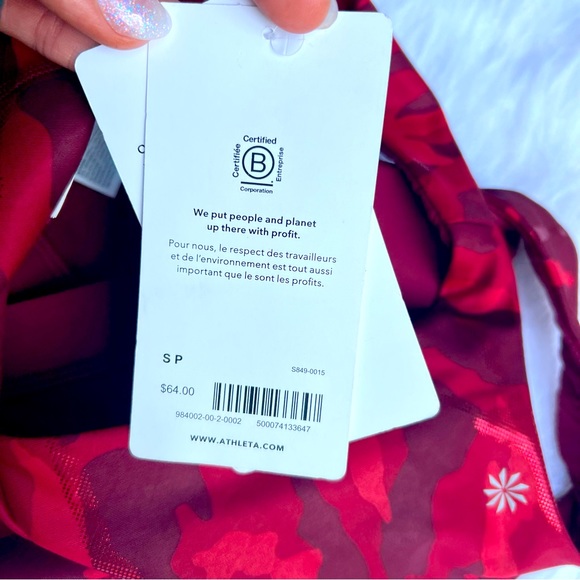 Athleta SupersonicšRed CamoĀ UltimateĀ Printed Crop Top Sports Bra NWT Small A-C - Picture 10 of 10